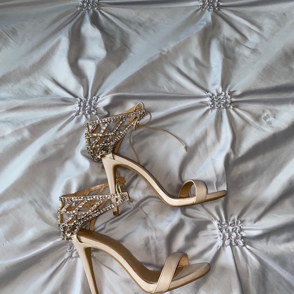 Nude Heels - Picture 2 of 3